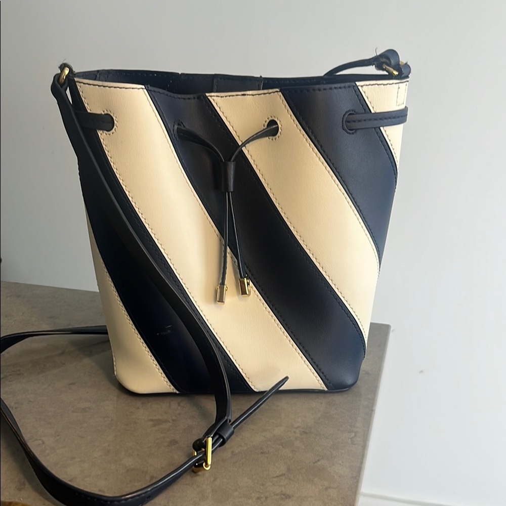 Ralph Lauren Bucket Bag - Picture 11 of 12